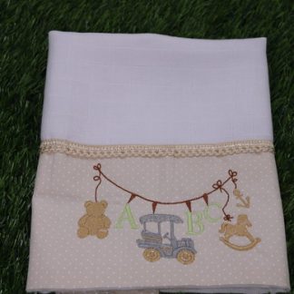Fralda de Boca Bordada - Varal de Brinquedos