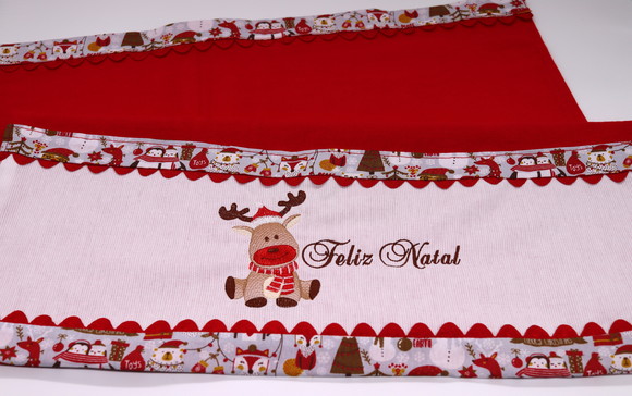 Pano de Prato Vermelho com Bordado de Natal