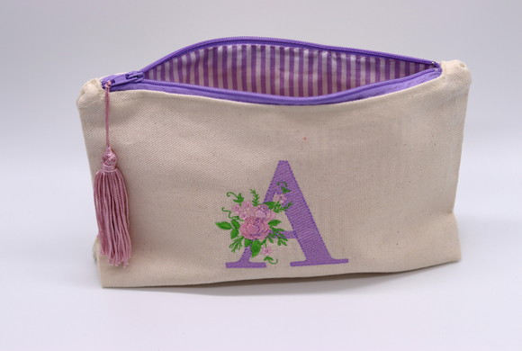 Necessaire Bordada - Inicial Nome