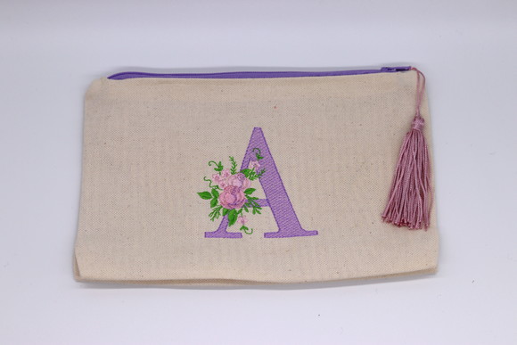 Necessaire Bordada - Inicial Nome