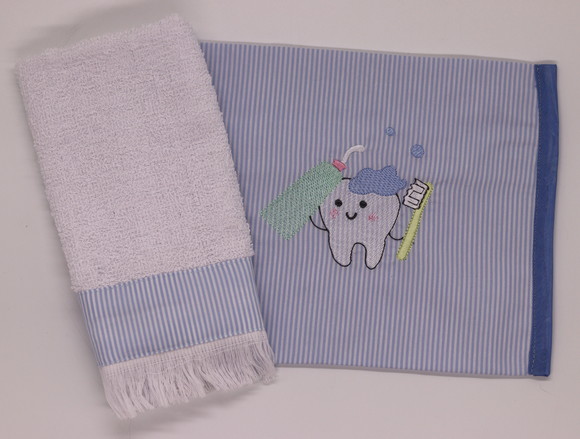 Kit Higiene Bordado Azul e Branco