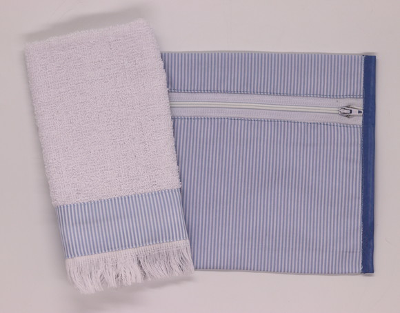 Kit Higiene Bordado Azul e Branco