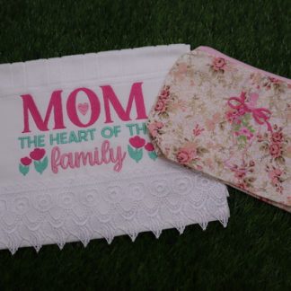 Kit Dia das Mães - Toalha Branca + Necessaire Estampada Rosa