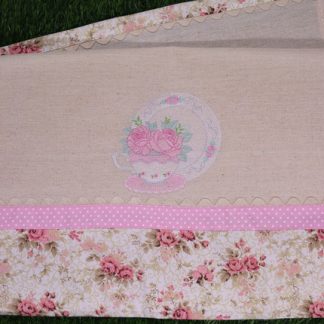 Pano de Prato Bege Bordado - Flores Rosa