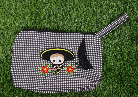 Necessaire Bordada - Menino Mexicano