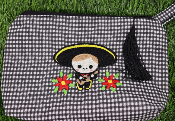 Necessaire Bordada - Menino Mexicano