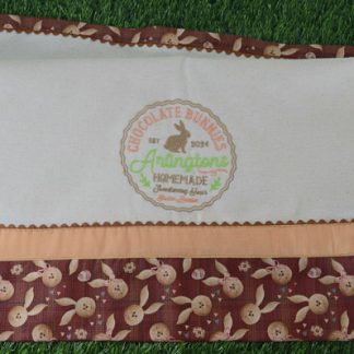 Pano de Prato Bege Bordado - Chocolate Bunnies